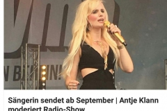Moderatorin und Sängerin Antje Klann